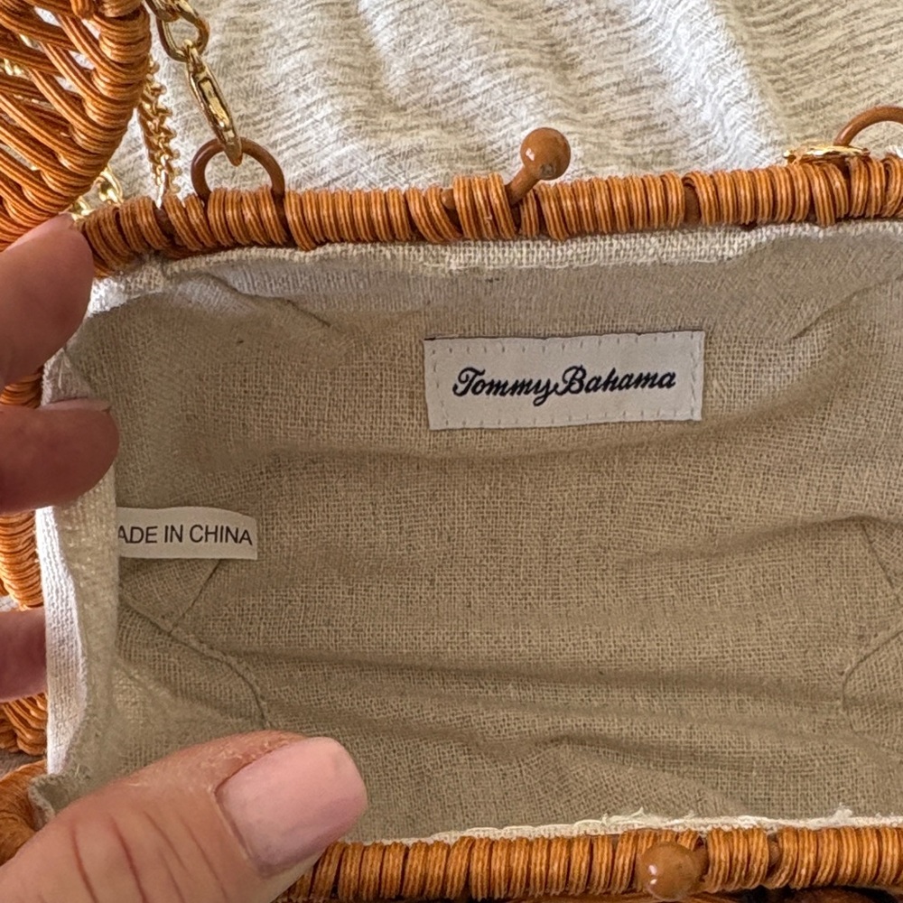 Tommy Bahama Woven Crab-Shaped Crossbody Bag - Picture 3 of 5